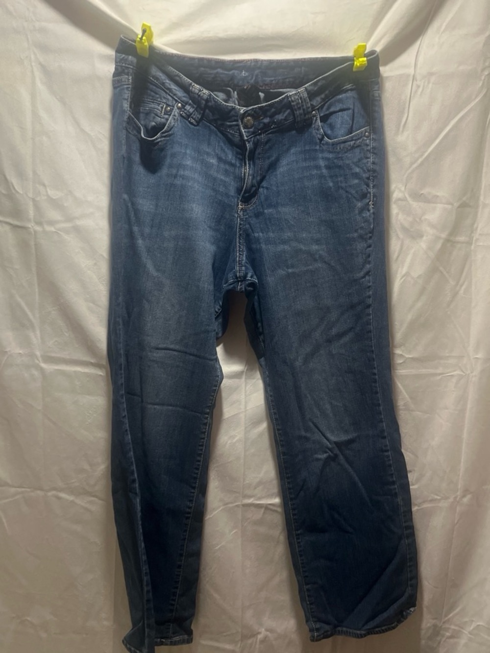 Women's Boot Cut Jeans in Medium Blue